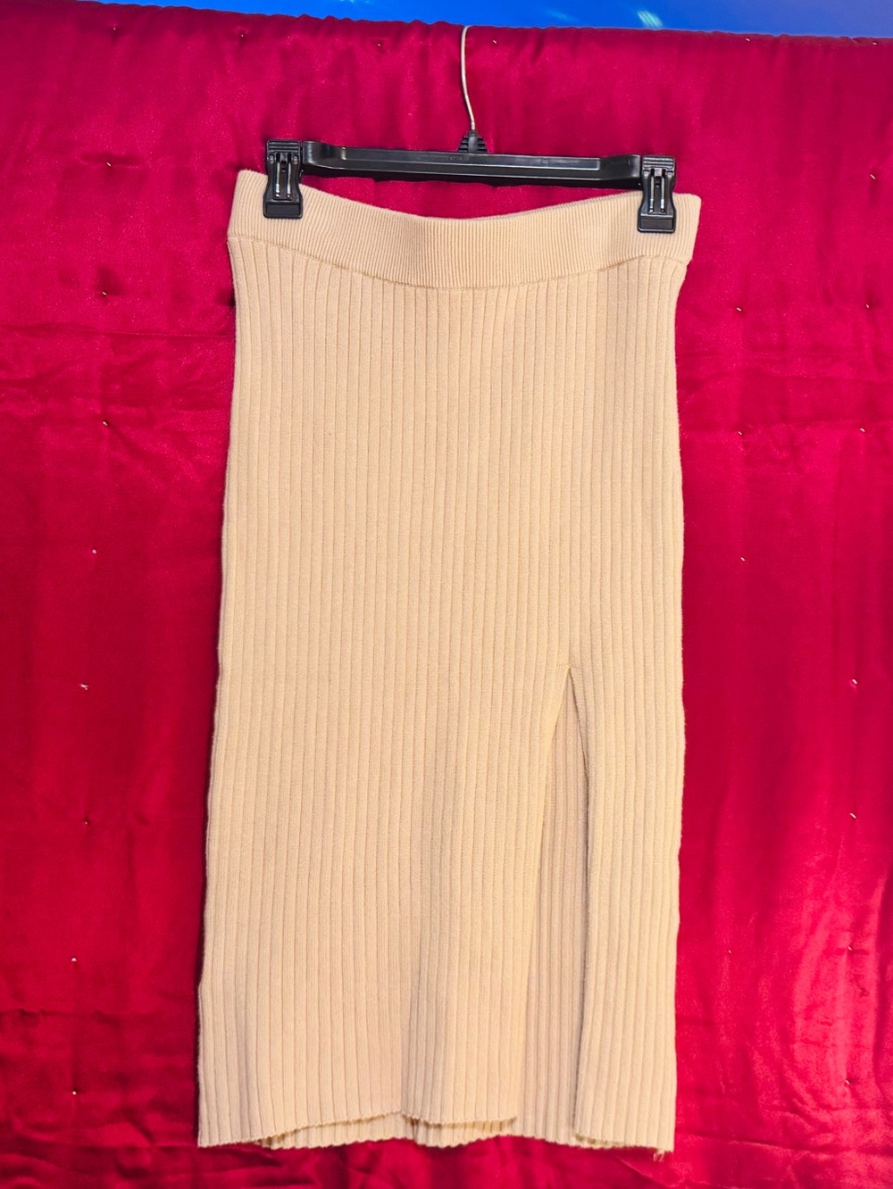 👑 Size Small Abercrombie & Fitch Cream Ribbed Midi Skirt with Front Slit